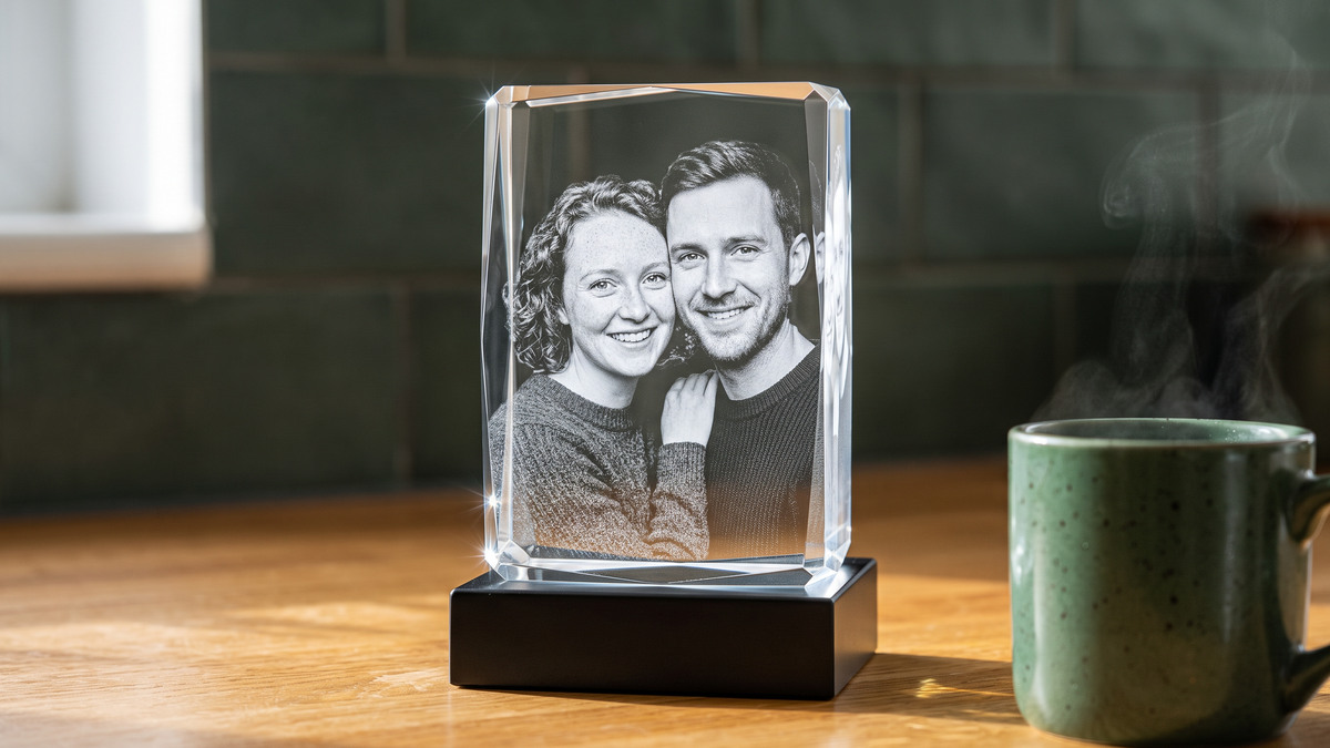 ArtPix 3D photo crystal rectangle on an LED light base, the entry size compared with 3D Crystal