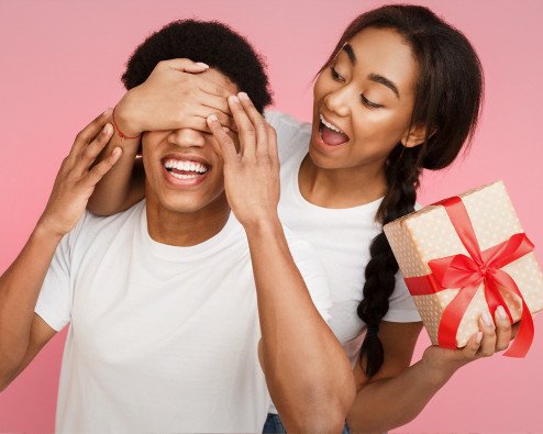 Gift Ideas That Will Make Your Boyfriend Think You’re So Cool