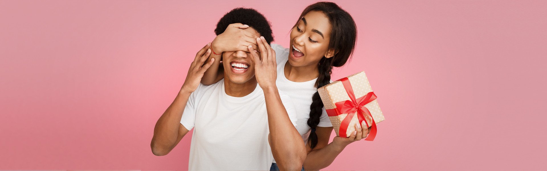 Gift Ideas That Will Make Your Boyfriend Think You’re So Cool