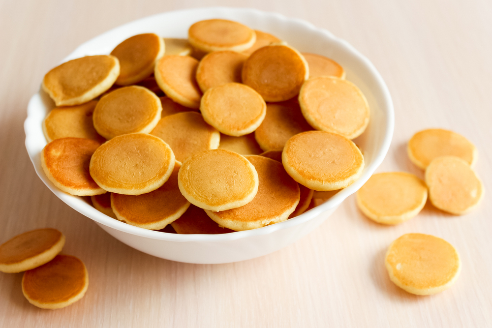 Tiny pancakes for a cozy breakfast on a cold autumn morning.