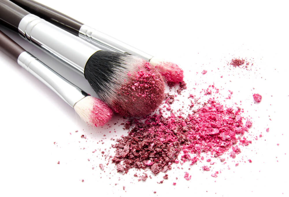 A set of makeup brushes makes a great gift for beauty lovers.