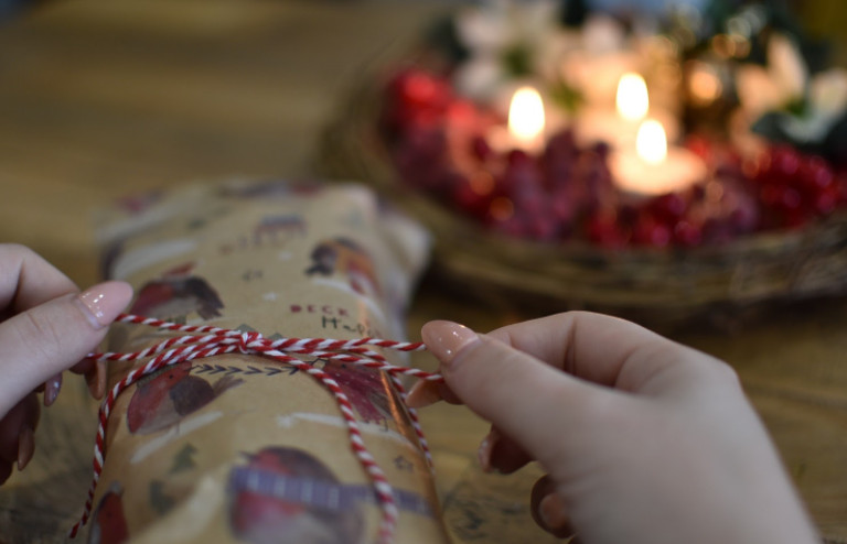 9 Worst Things to Do Alone on Christmas and How to Avoid Them
